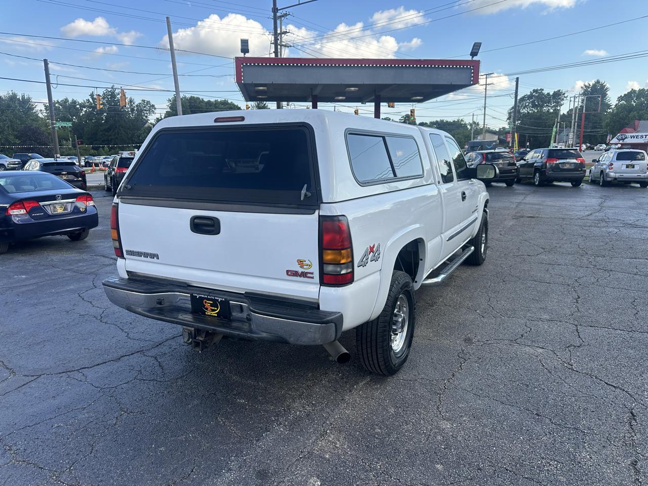 GMC Sierra 2500HD Ext Cab 143.5" WB 4WD SLT 2005