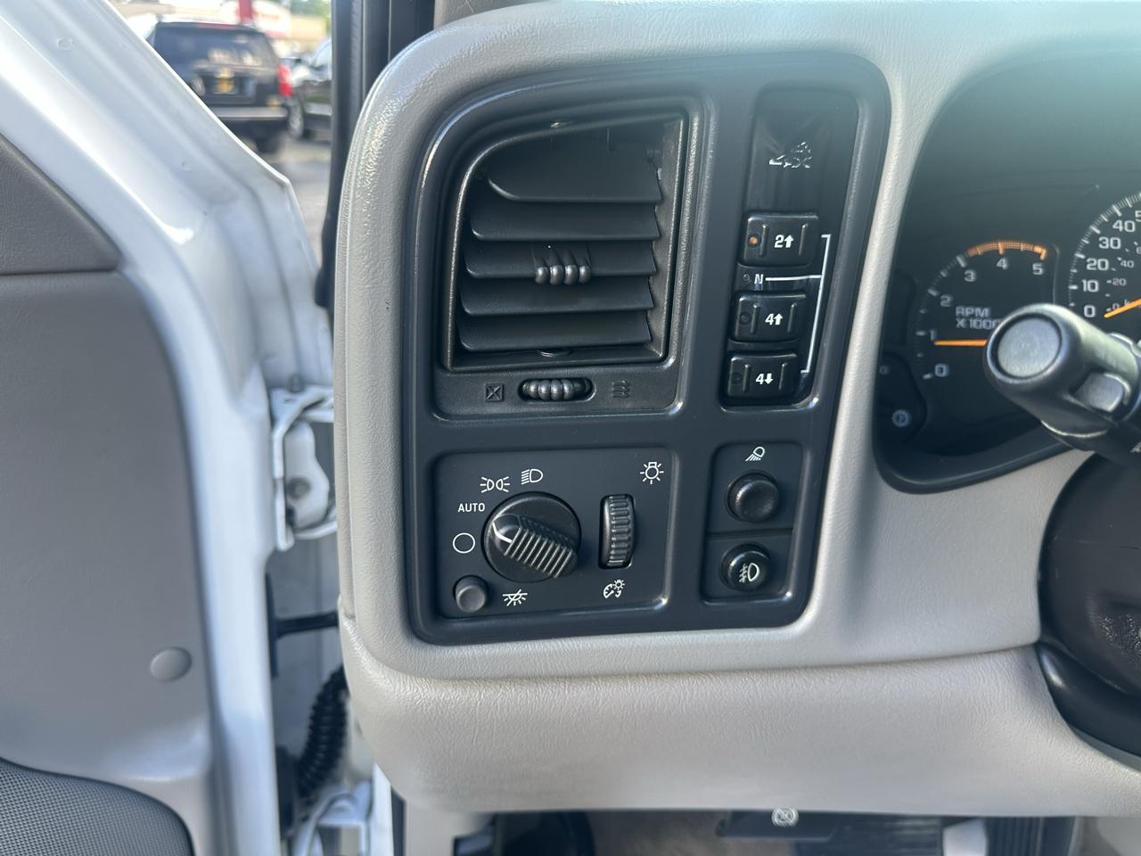 GMC Sierra 2500HD Ext Cab 143.5" WB 4WD SLT 2005