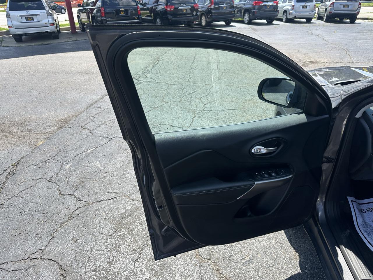Jeep Cherokee Latitude Plus 4x4 2019