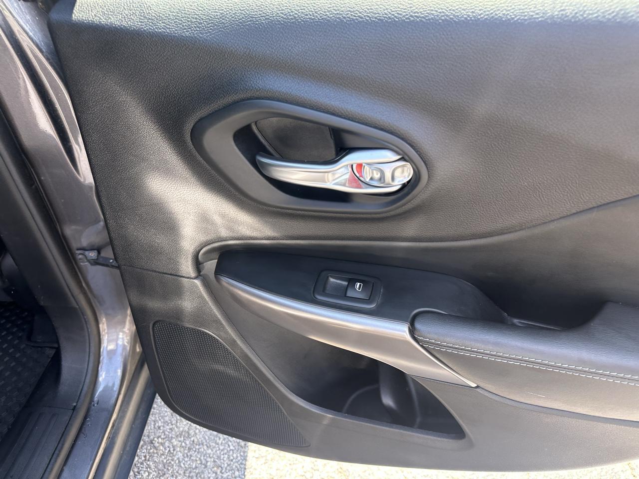 Jeep Cherokee Latitude Plus 4x4 2019