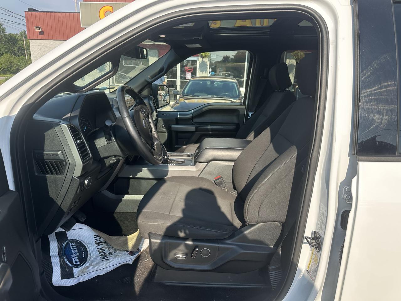 Ford F-150 4WD SuperCrew 150" XLT 2018