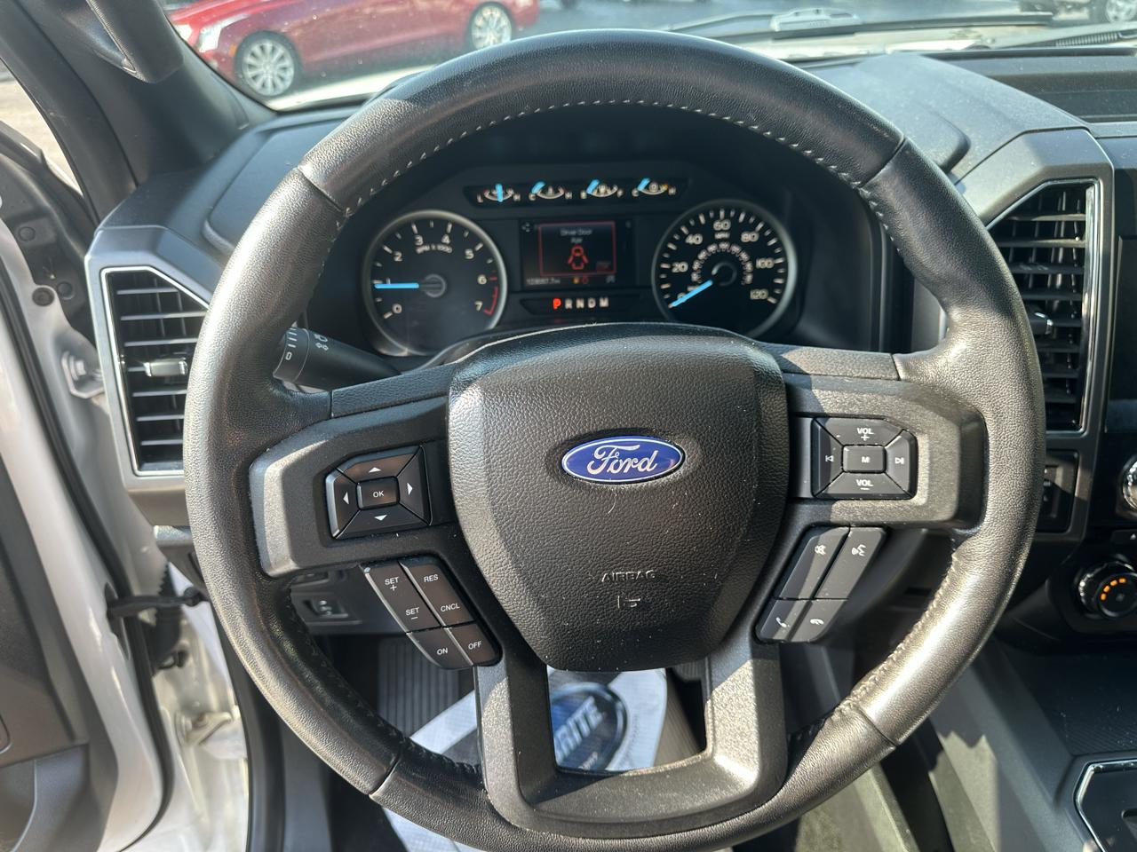 Ford F-150 4WD SuperCrew 150" XLT 2018
