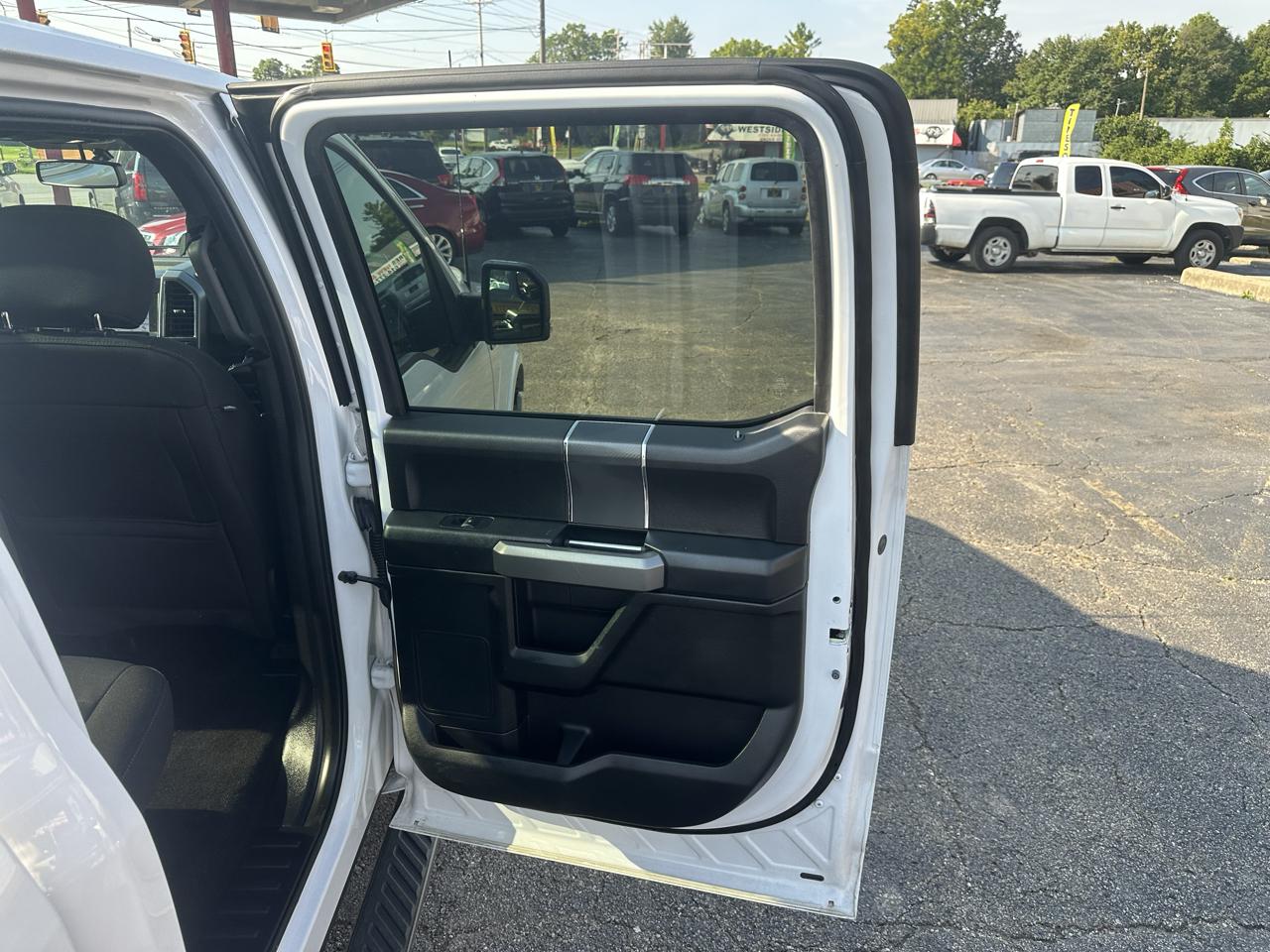 Ford F-150 4WD SuperCrew 150" XLT 2018