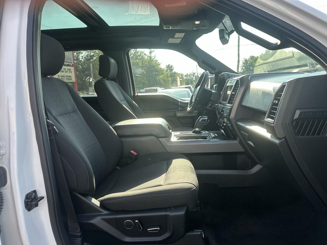 Ford F-150 4WD SuperCrew 150" XLT 2018
