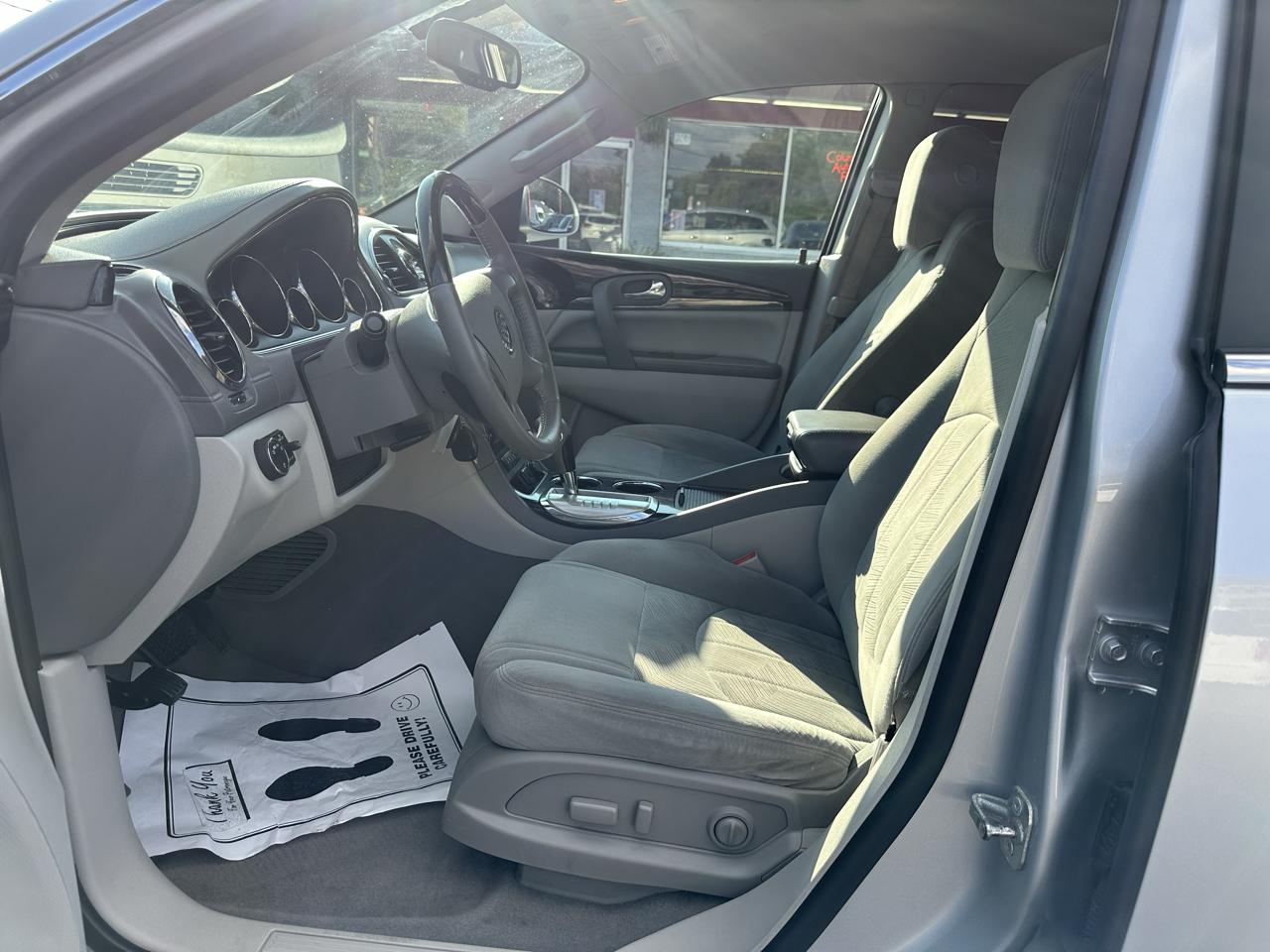 Buick Enclave FWD 4dr Convenience 2017