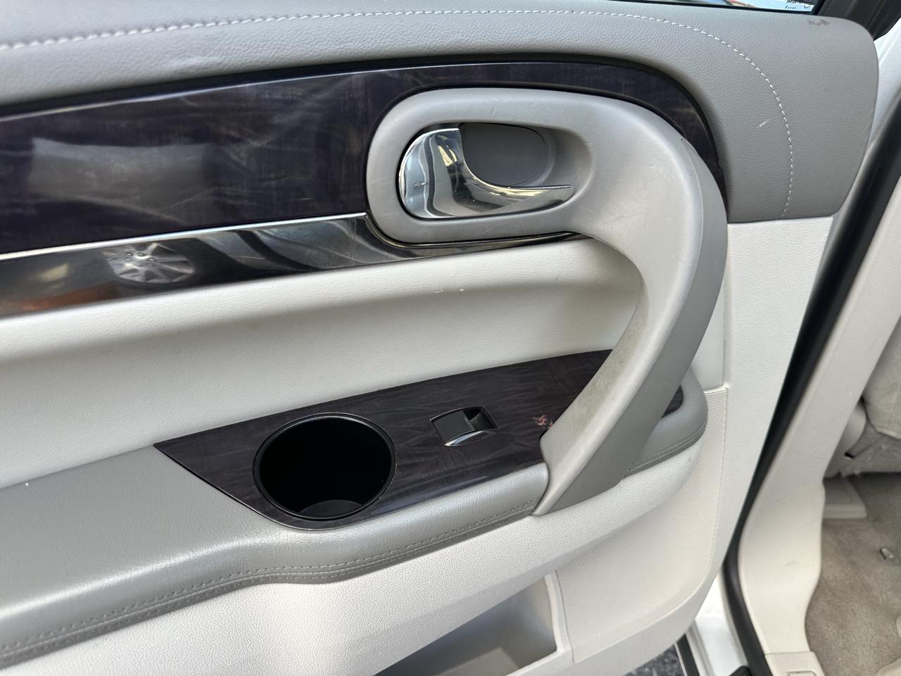 Buick Enclave FWD 4dr Convenience 2017