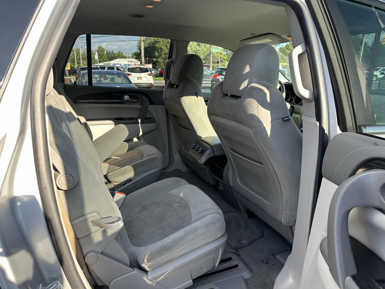 Buick Enclave FWD 4dr Convenience 2017