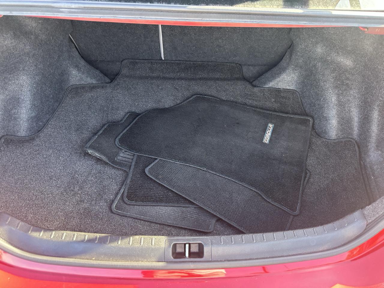 Toyota Corolla 4dr Sdn CVT LE Premium (Natl) 2015