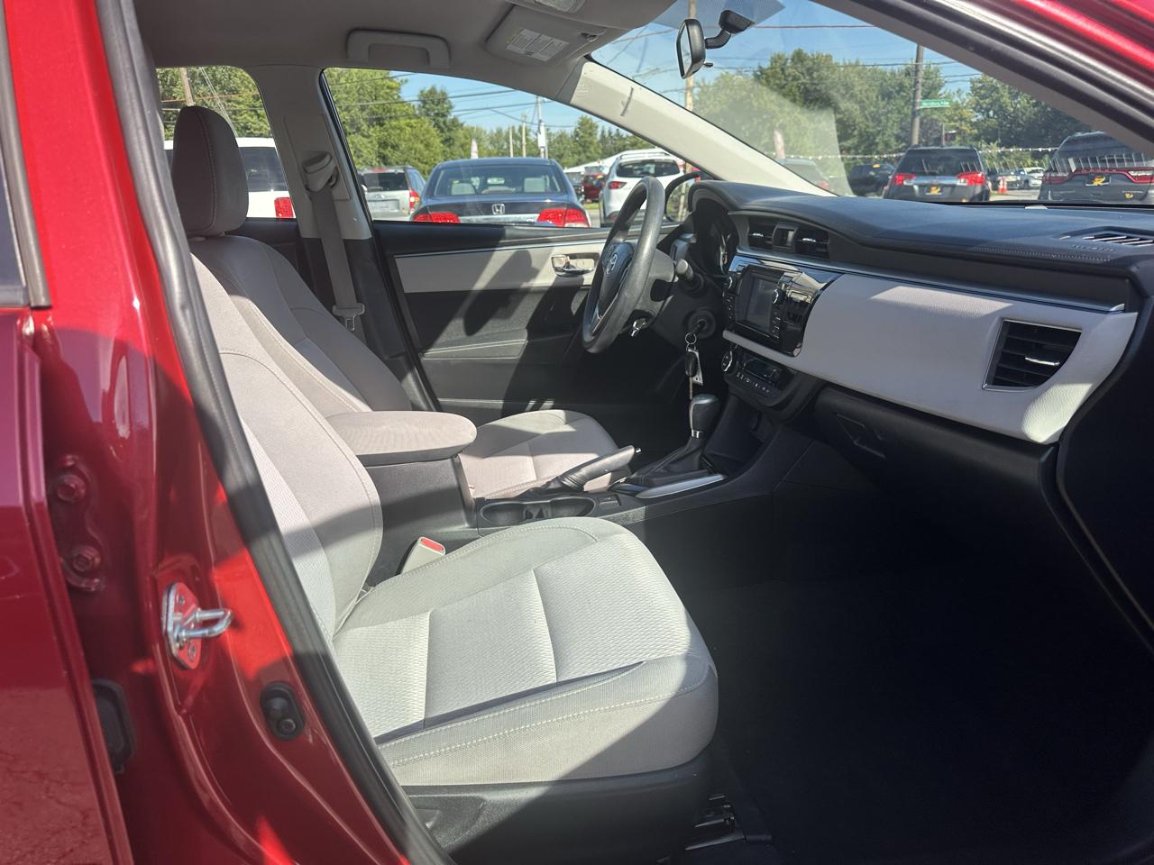 Toyota Corolla 4dr Sdn CVT LE Premium (Natl) 2015