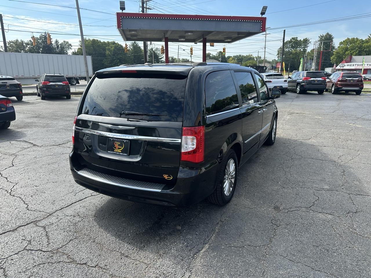 Chrysler Town & Country 4dr Wgn Touring-L 30th Anniversary 2014