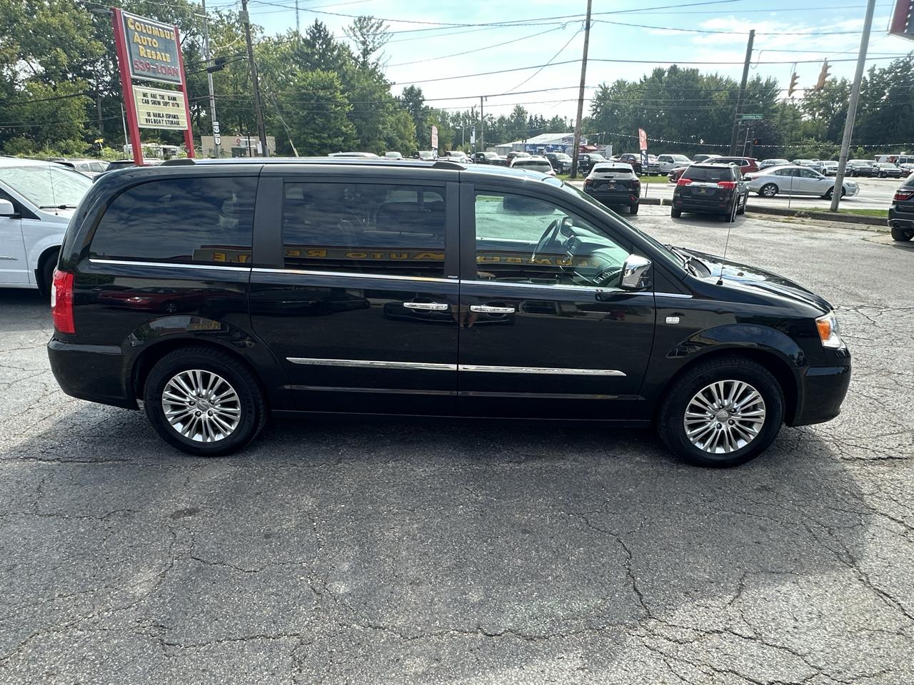 Chrysler Town & Country 4dr Wgn Touring-L 30th Anniversary 2014