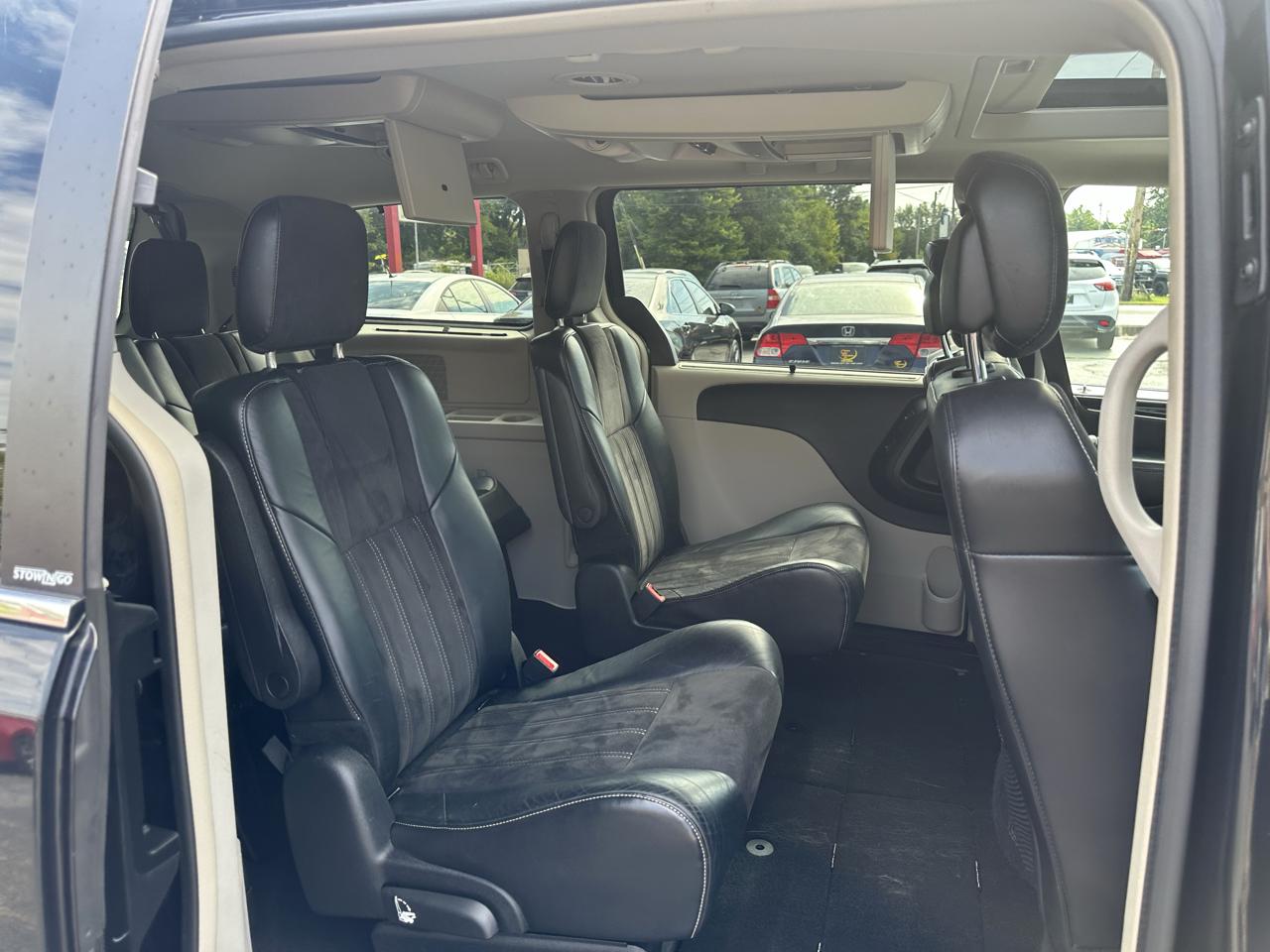 Chrysler Town & Country 4dr Wgn Touring-L 30th Anniversary 2014