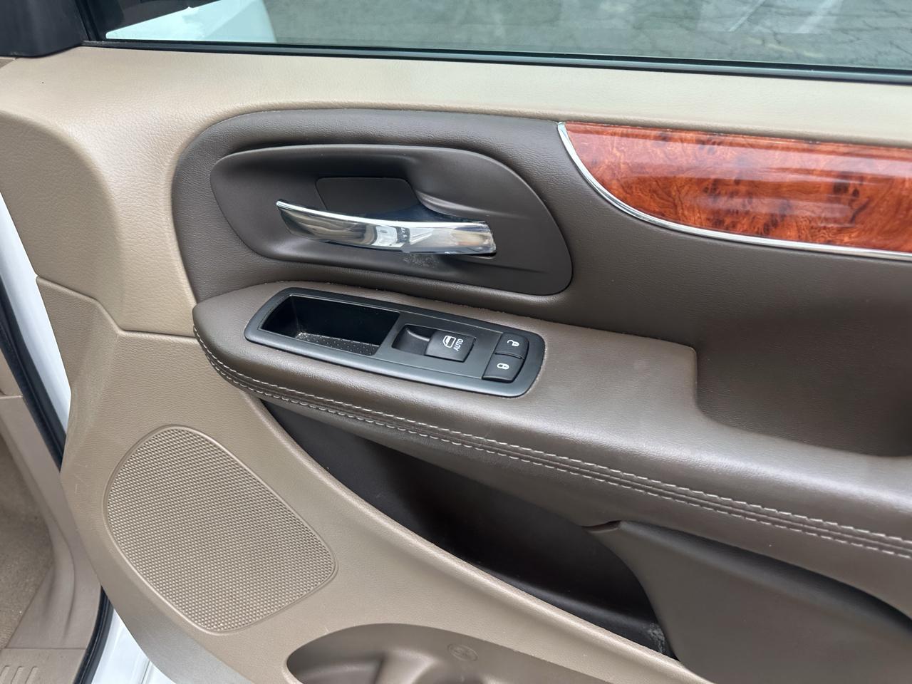 Chrysler Town & Country 4dr Wgn Touring 2015