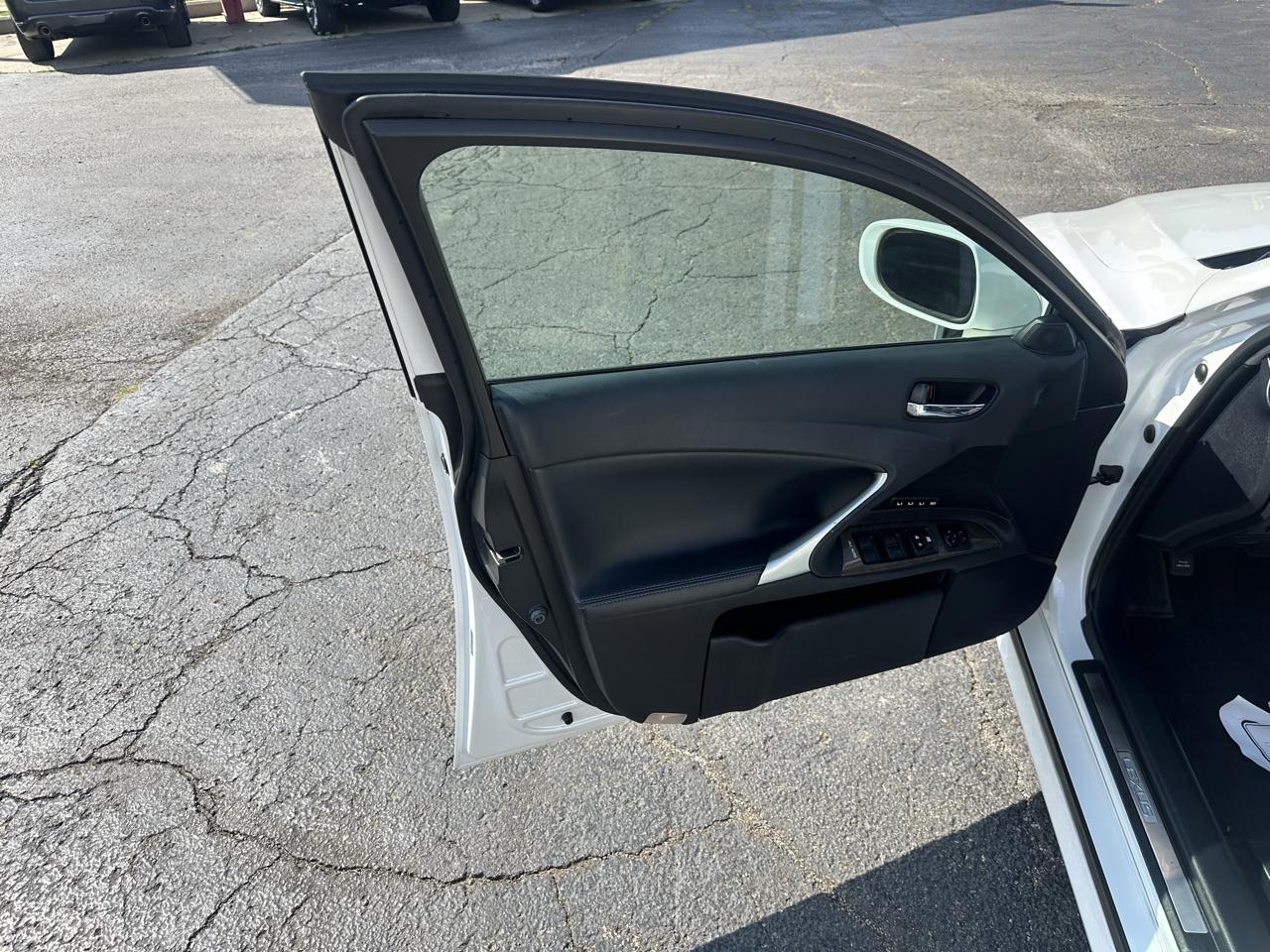 Lexus IS 250 4dr Sport Sdn Auto AWD 2011