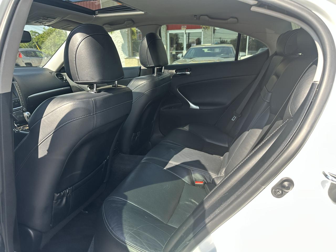 Lexus IS 250 4dr Sport Sdn Auto AWD 2011