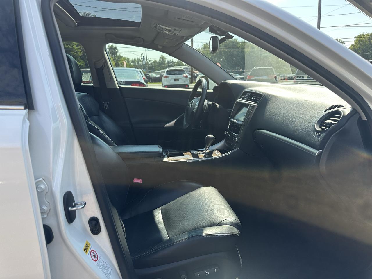 Lexus IS 250 4dr Sport Sdn Auto AWD 2011