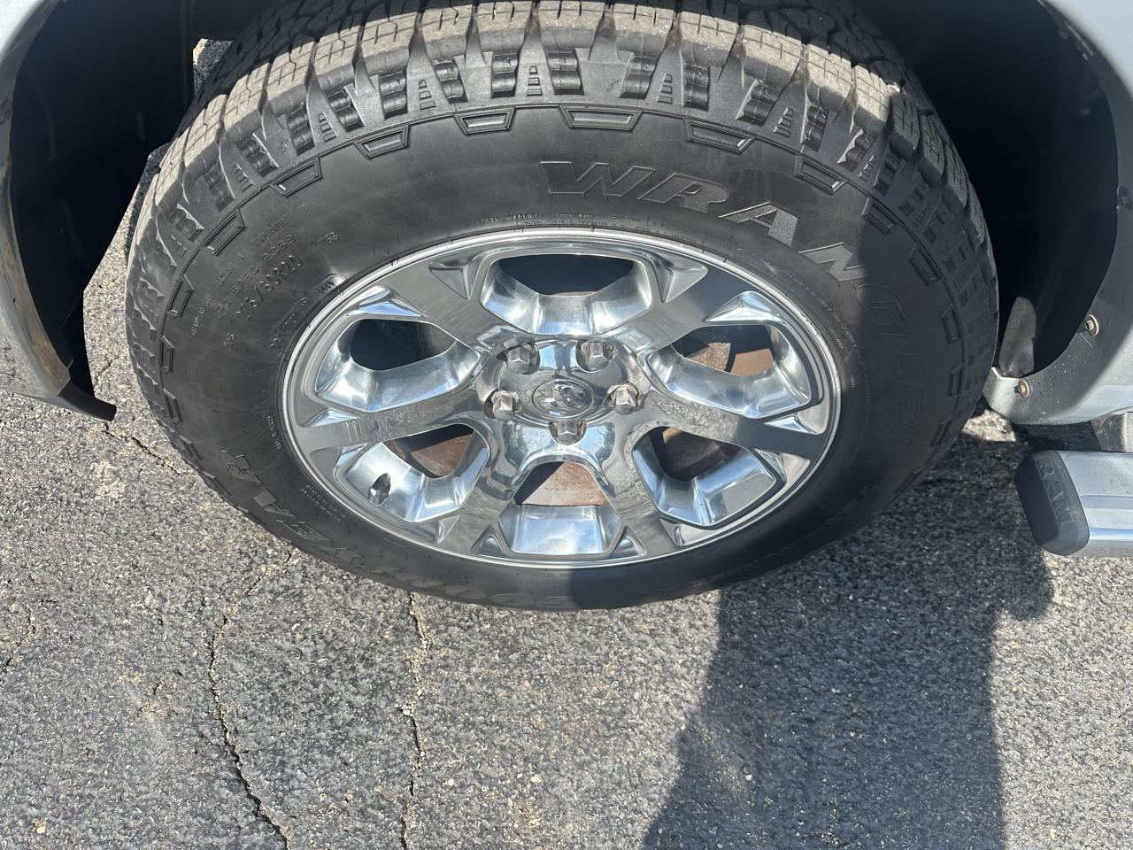 RAM 1500 4WD Crew Cab 149" Laramie 2014