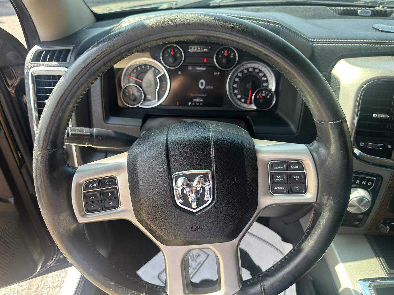 RAM 1500 4WD Crew Cab 149" Laramie 2014