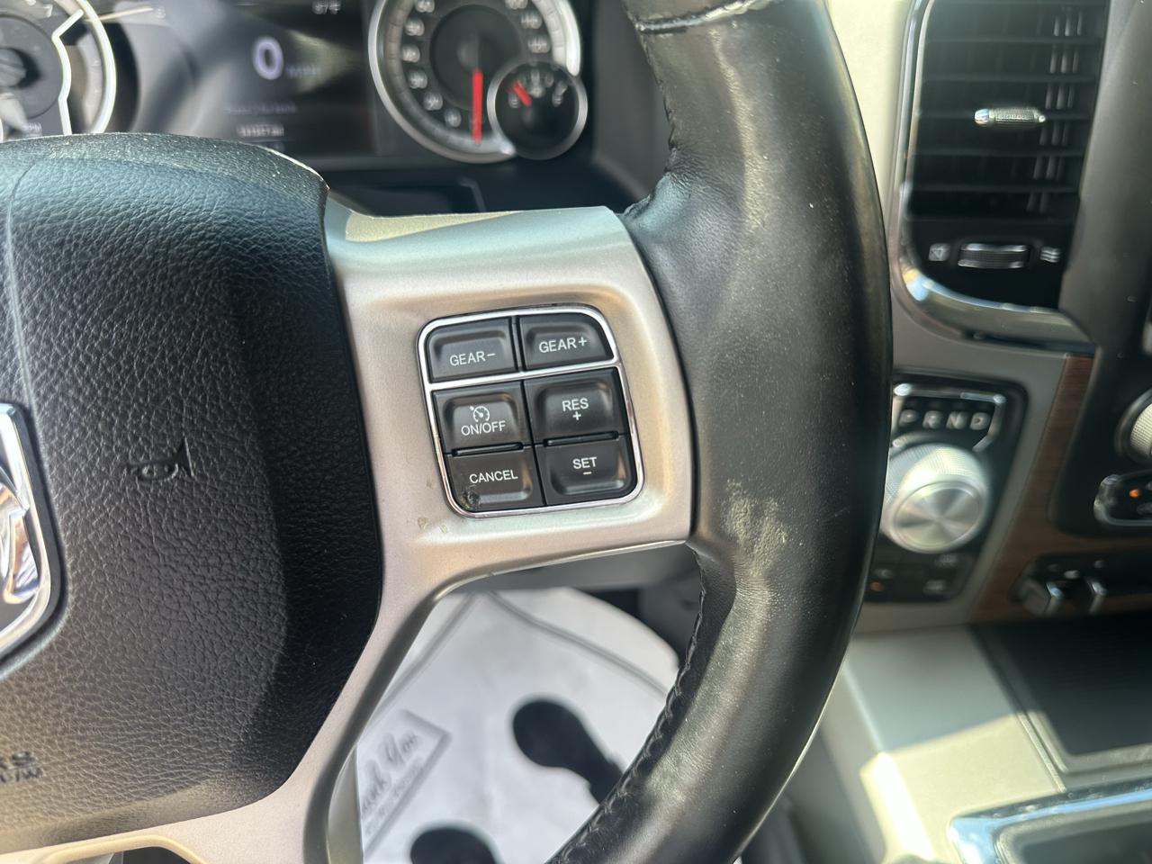 RAM 1500 4WD Crew Cab 149" Laramie 2014