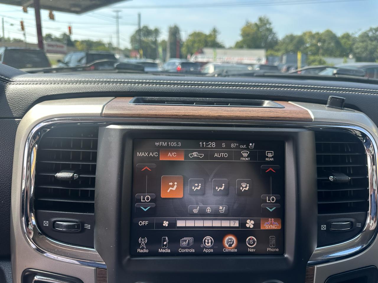 RAM 1500 4WD Crew Cab 149" Laramie 2014