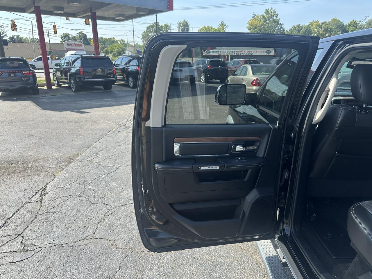 RAM 1500 4WD Crew Cab 149" Laramie 2014