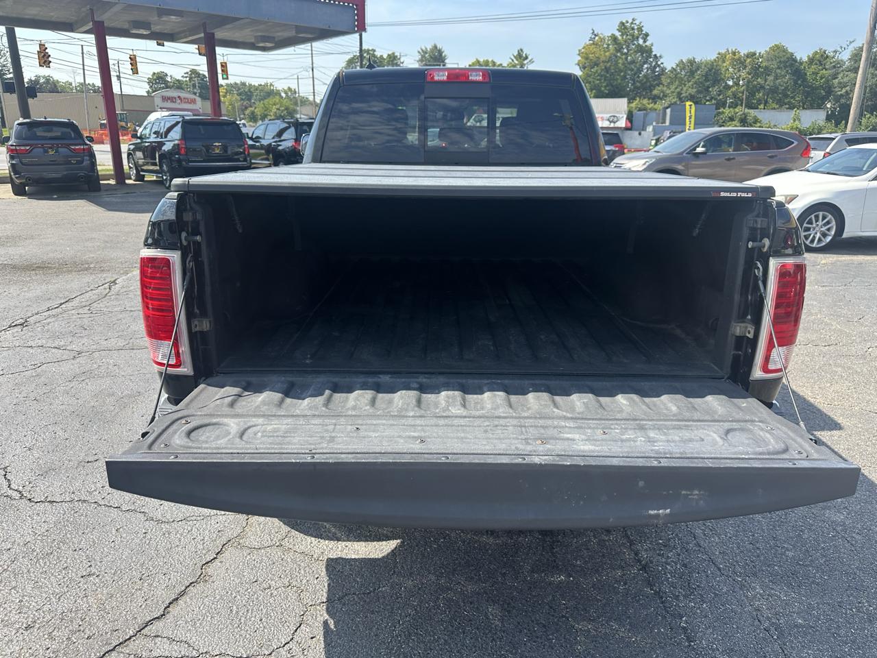 RAM 1500 4WD Crew Cab 149" Laramie 2014