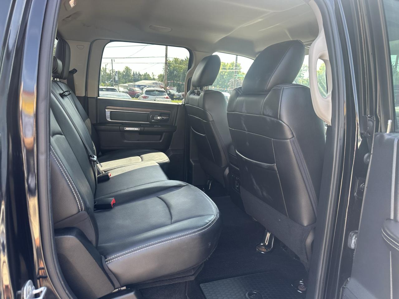 RAM 1500 4WD Crew Cab 149" Laramie 2014