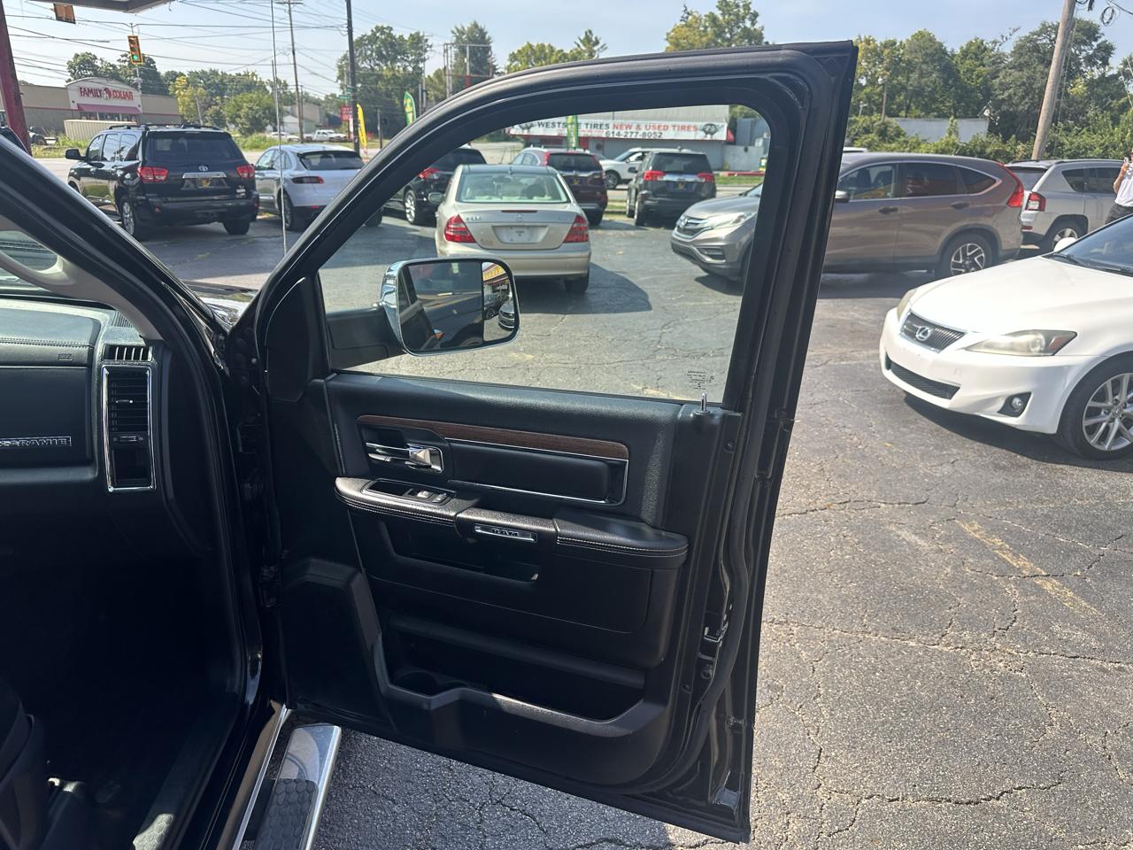 RAM 1500 4WD Crew Cab 149" Laramie 2014