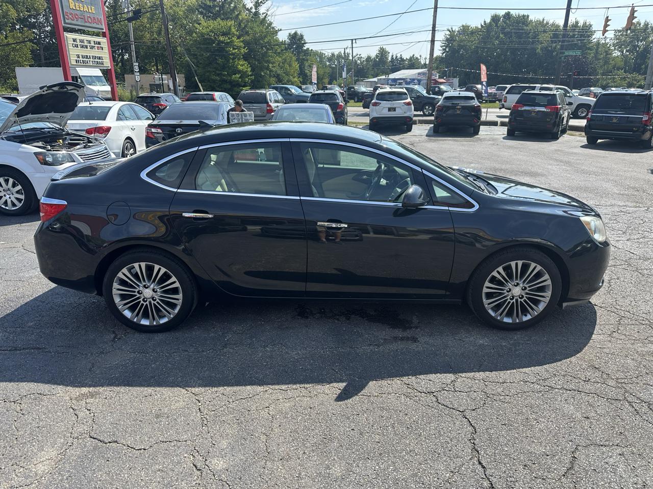Buick Verano 4dr Sdn Leather Group 2013
