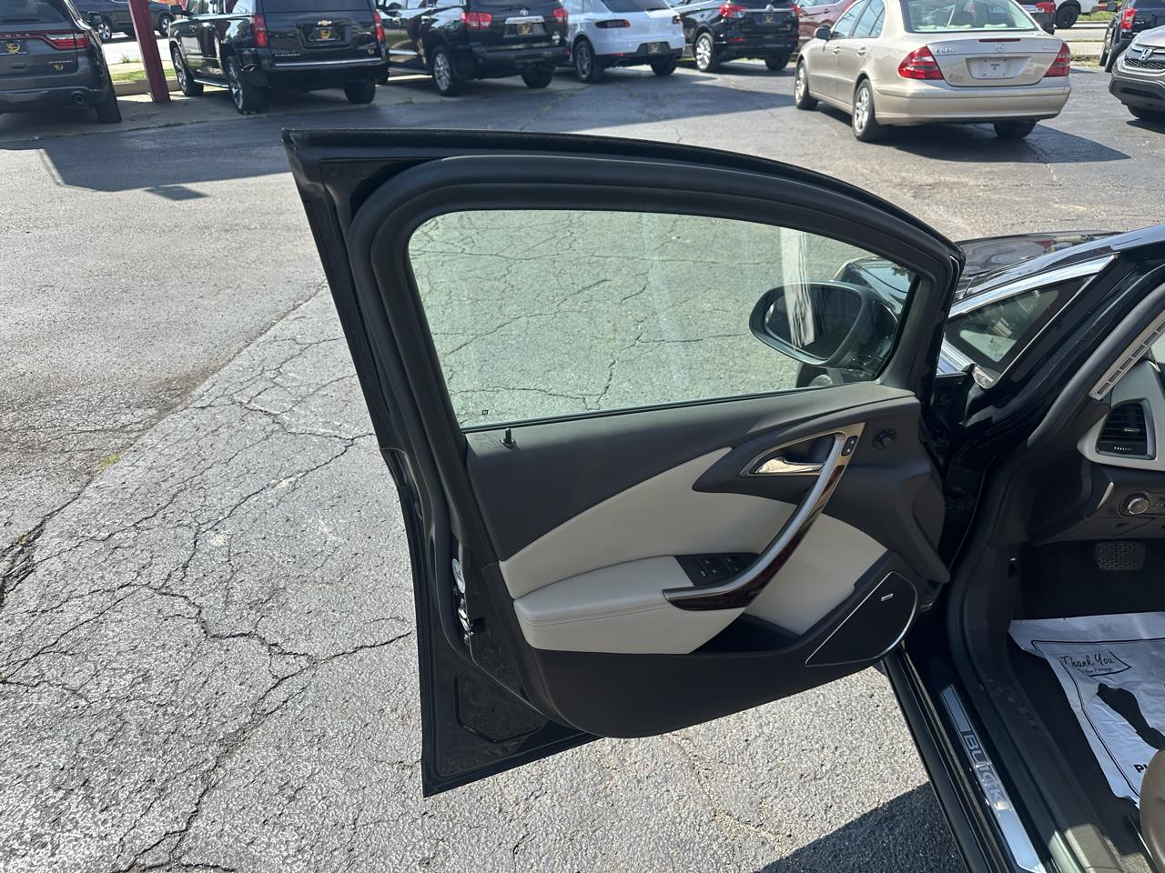 Buick Verano 4dr Sdn Leather Group 2013