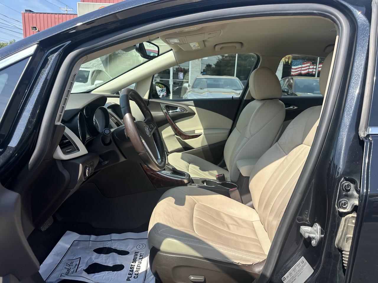 Buick Verano 4dr Sdn Leather Group 2013