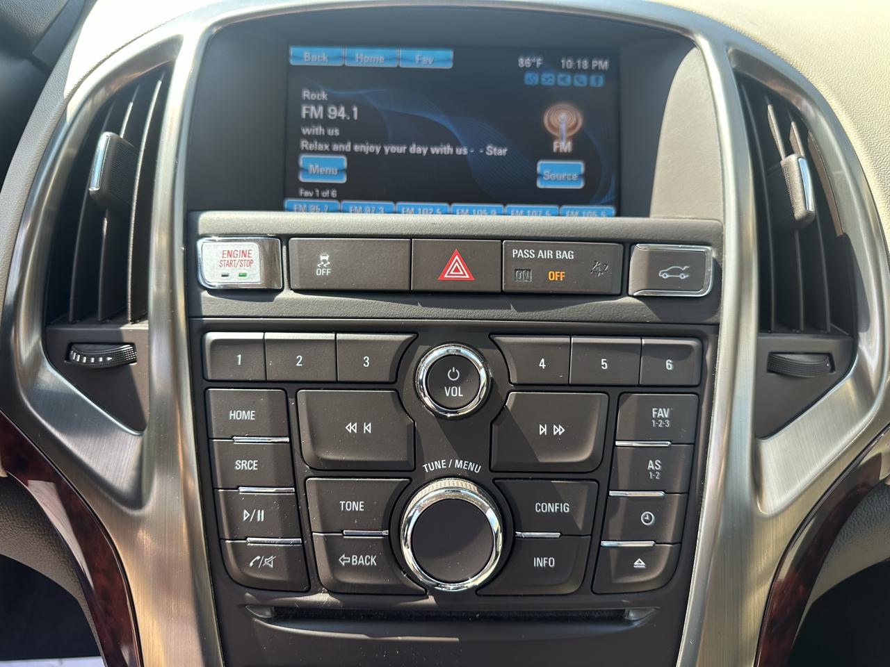 Buick Verano 4dr Sdn Leather Group 2013