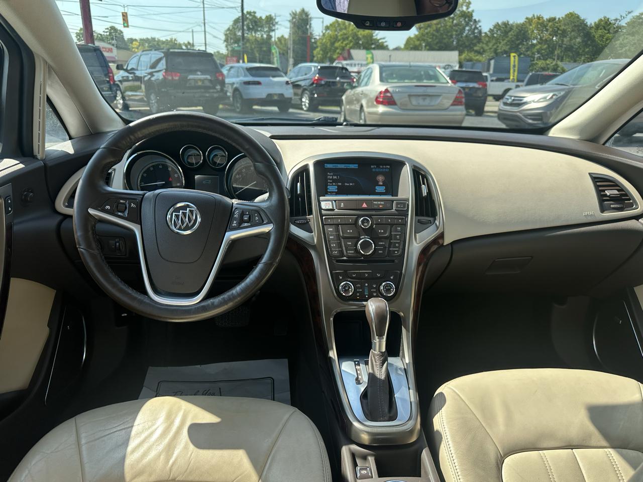 Buick Verano 4dr Sdn Leather Group 2013