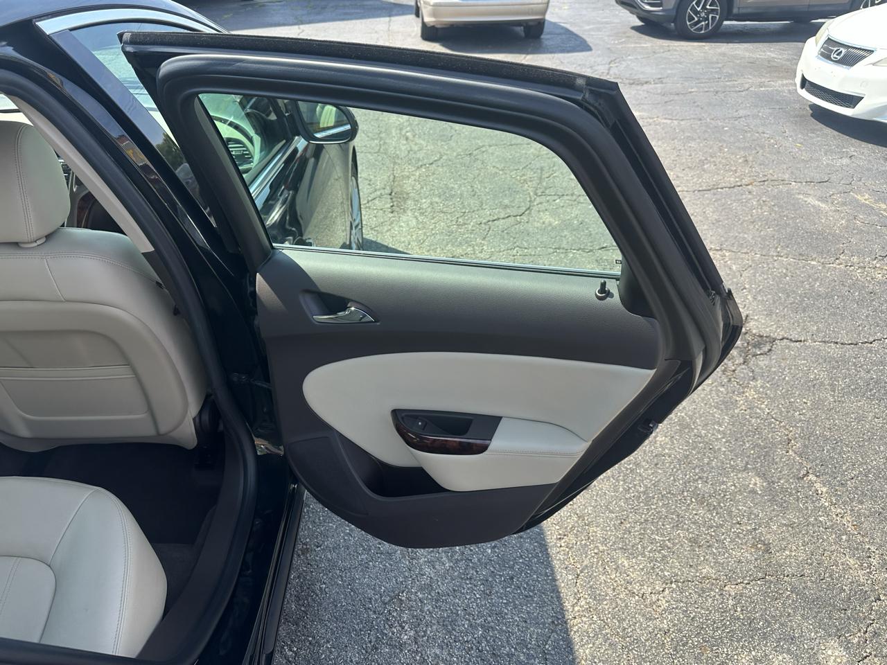 Buick Verano 4dr Sdn Leather Group 2013