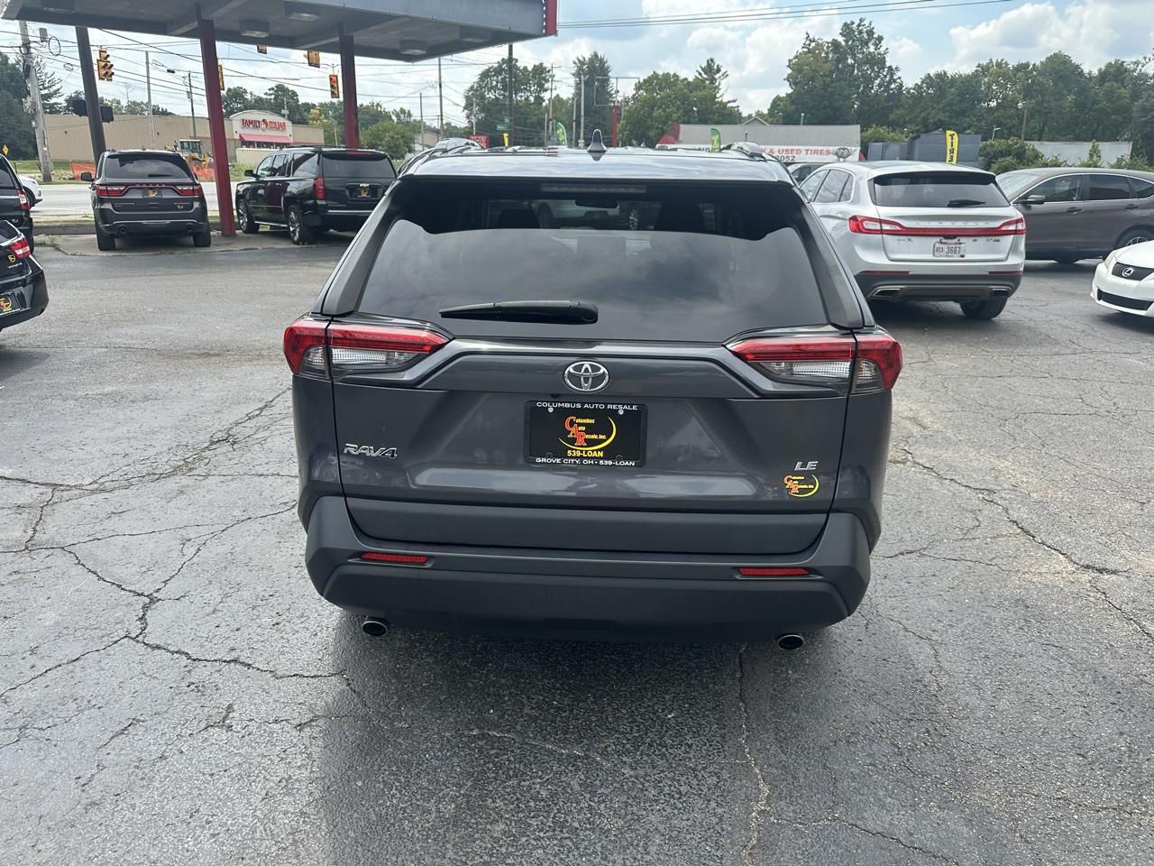 Toyota RAV4 LE FWD (Natl) 2021