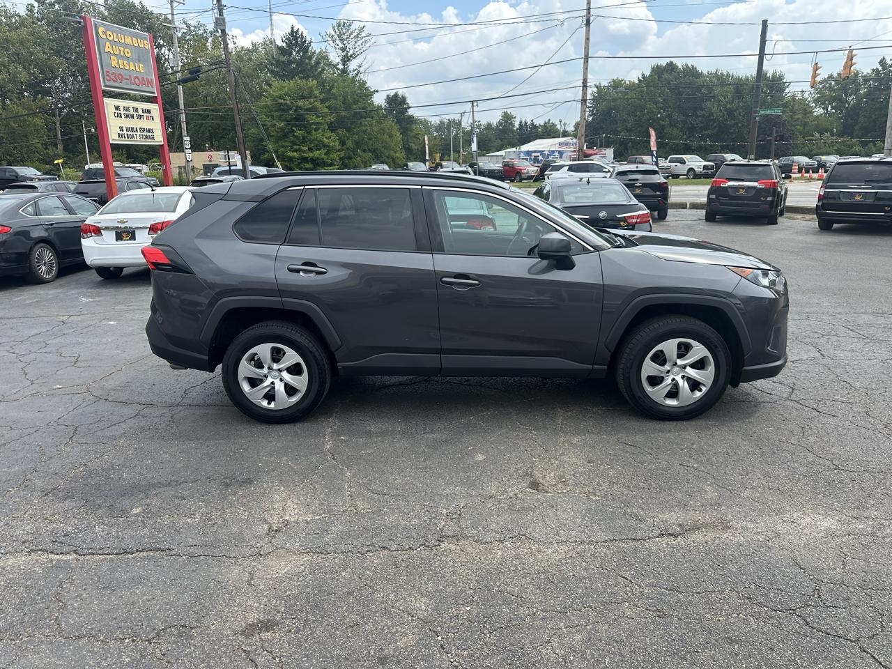 Toyota RAV4 LE FWD (Natl) 2021