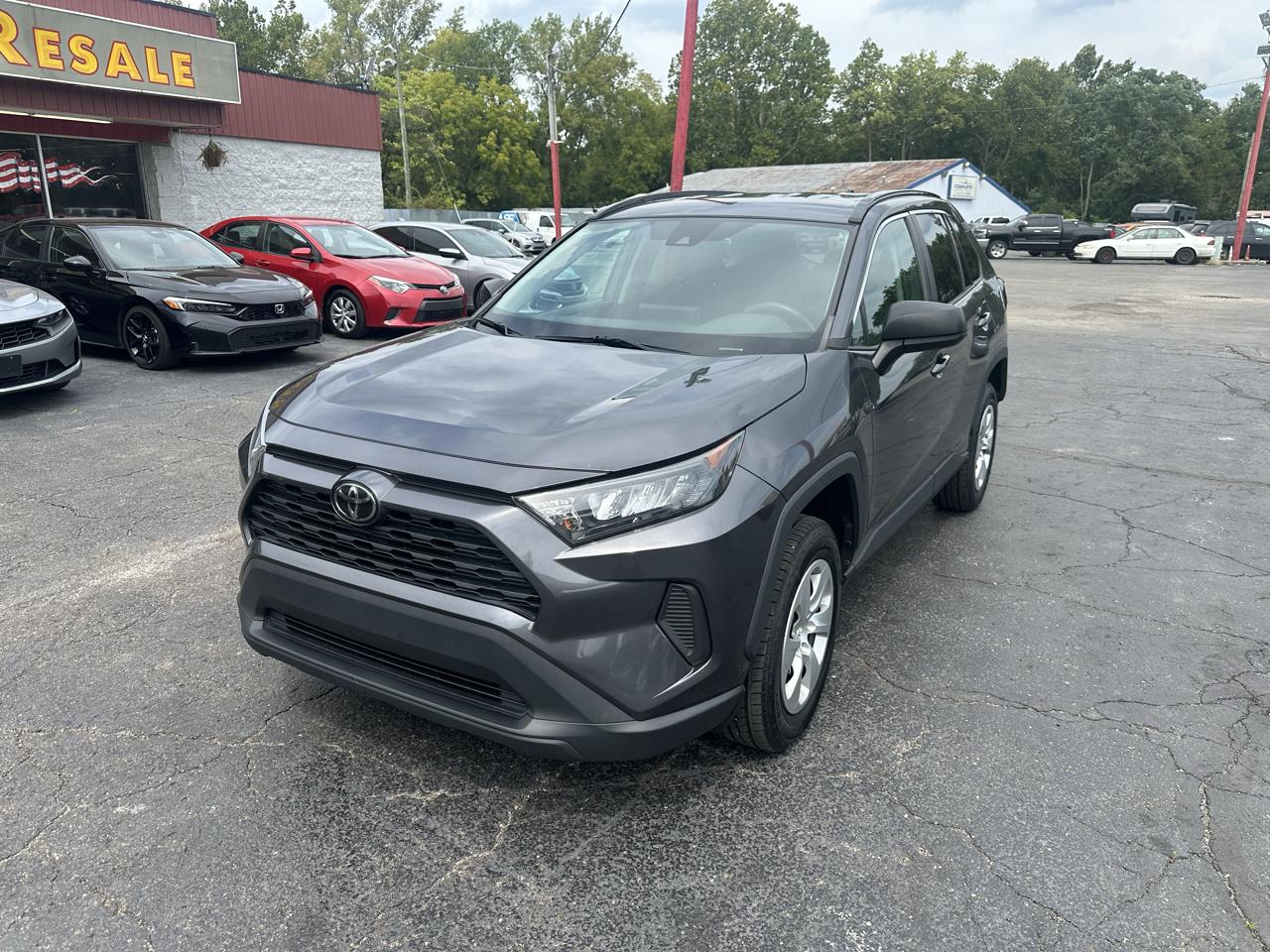 Toyota RAV4 LE FWD (Natl) 2021