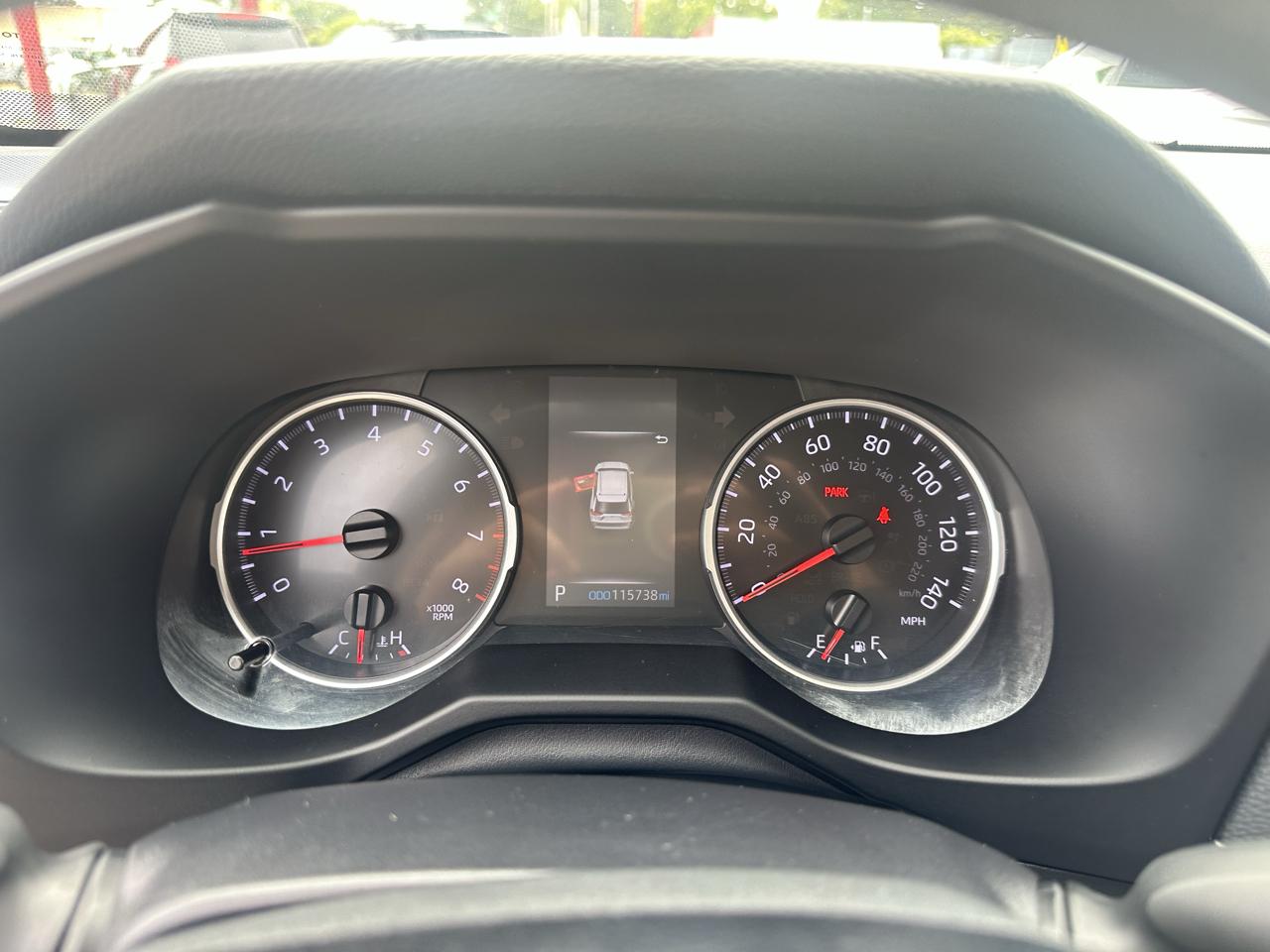 Toyota RAV4 LE FWD (Natl) 2021