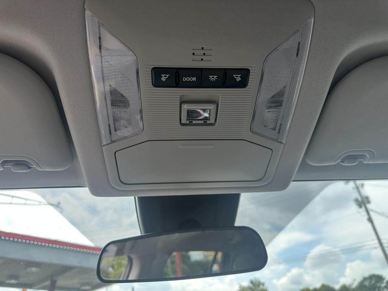 Toyota RAV4 LE FWD (Natl) 2021