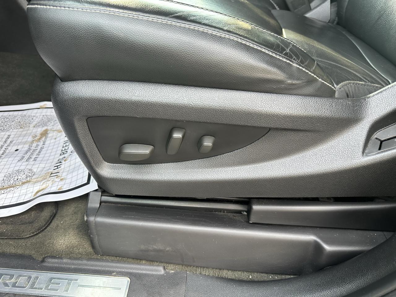 Chevrolet Suburban 4WD 4dr LT 2015