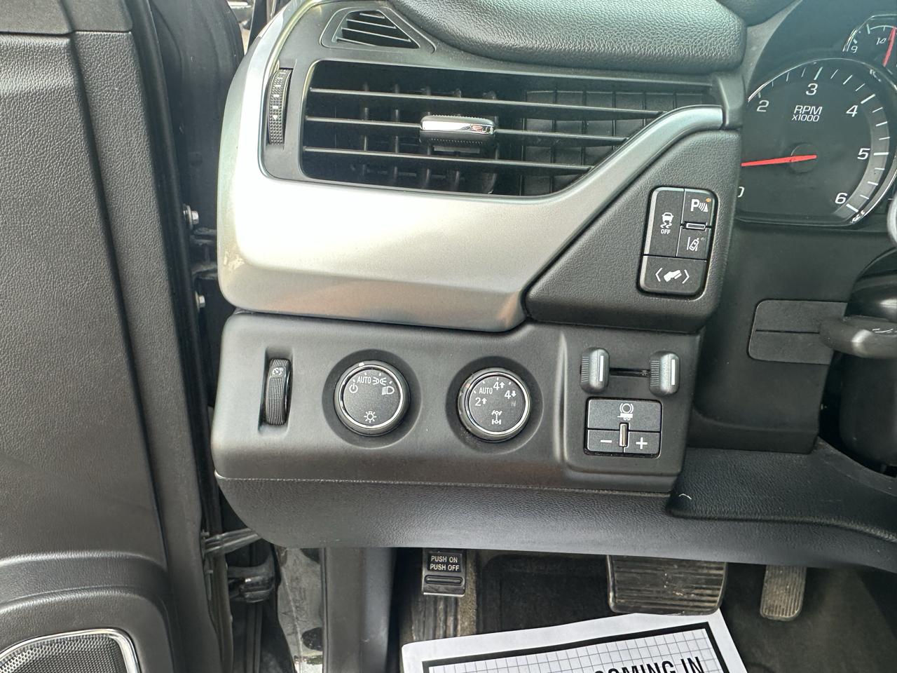 Chevrolet Suburban 4WD 4dr LT 2015