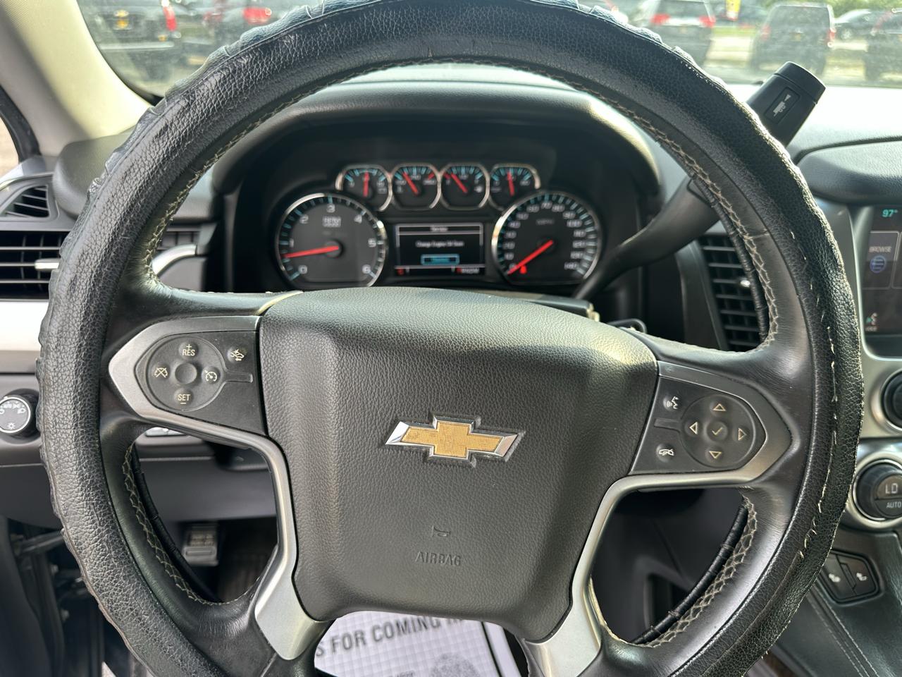 Chevrolet Suburban 4WD 4dr LT 2015