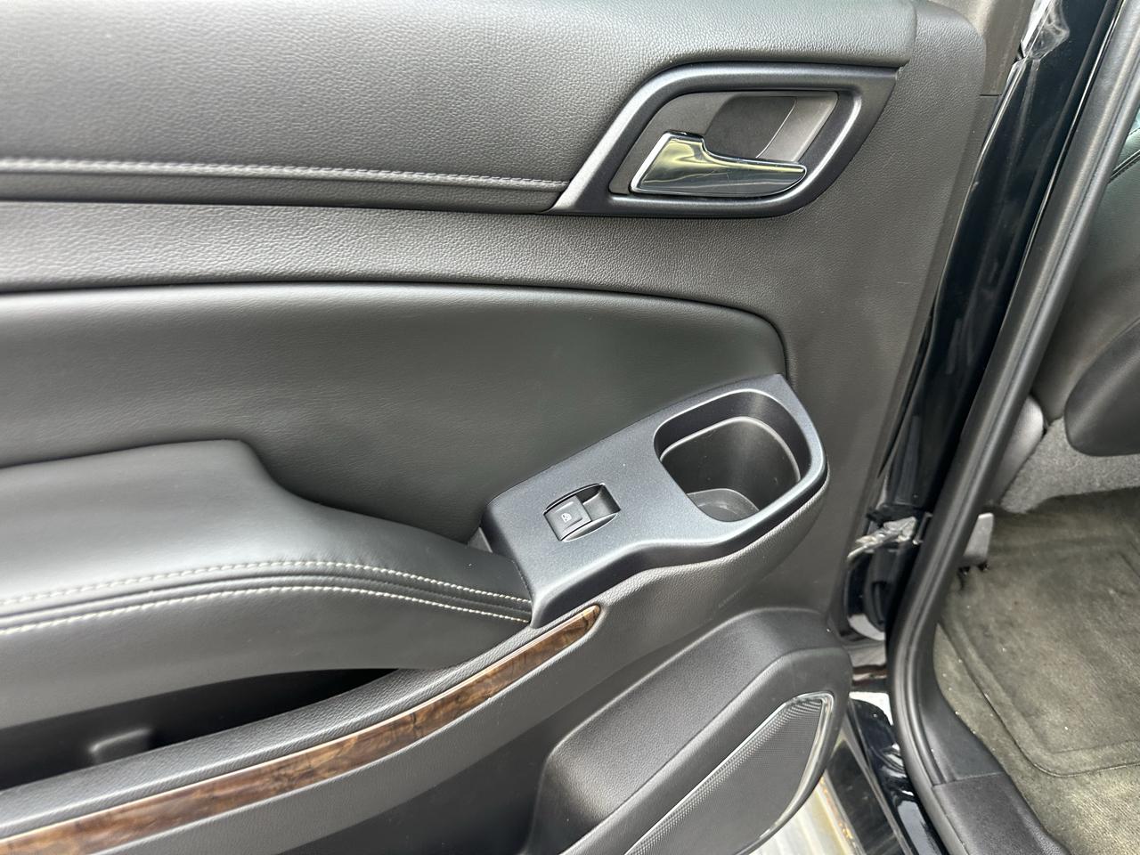 Chevrolet Suburban 4WD 4dr LT 2015