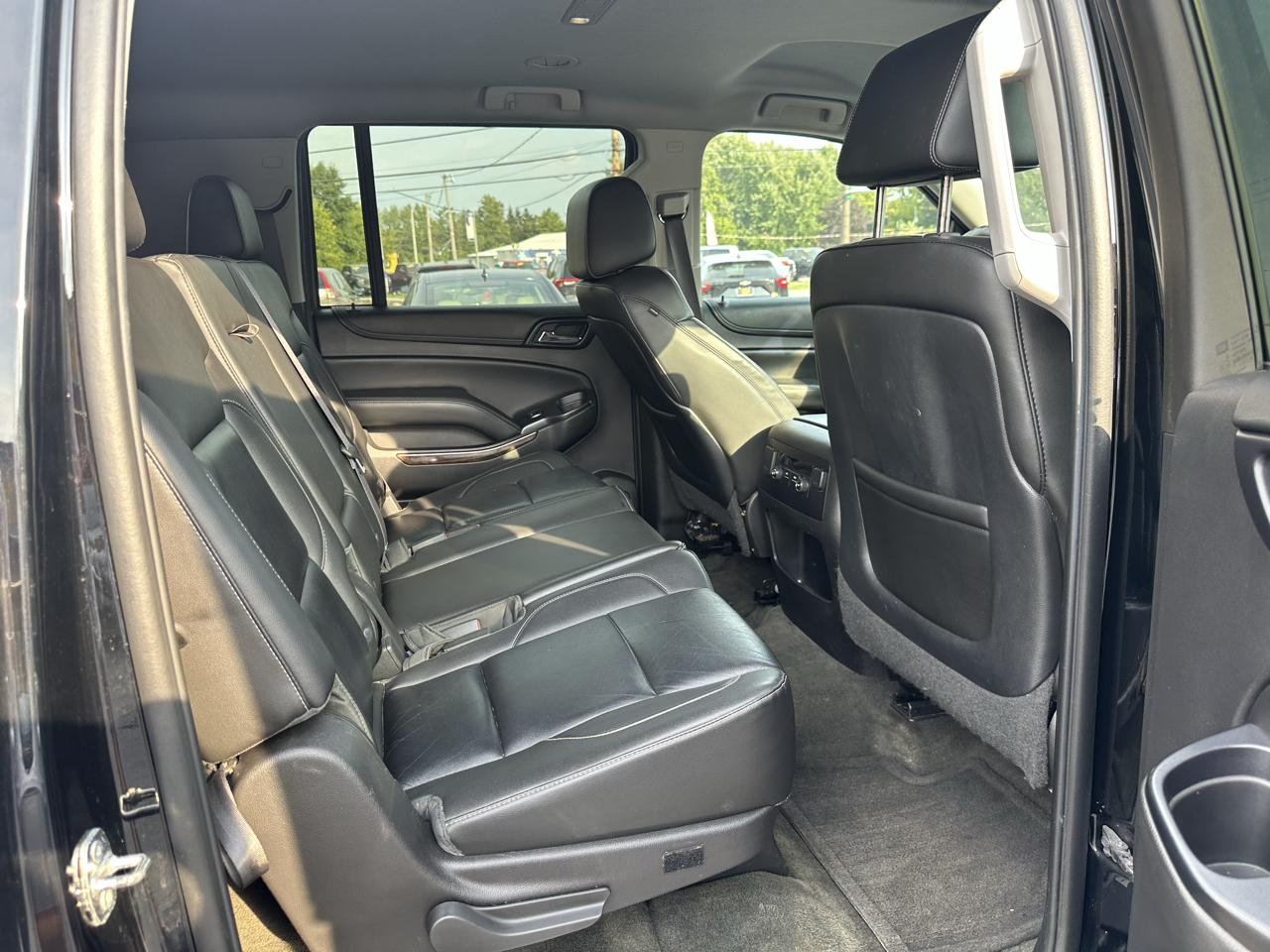 Chevrolet Suburban 4WD 4dr LT 2015