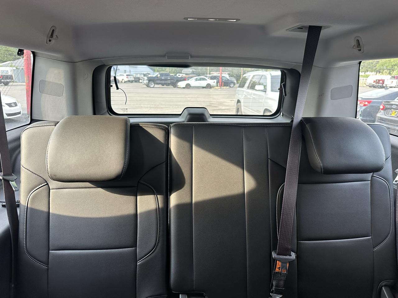 Chevrolet Suburban 4WD 4dr LT 2015