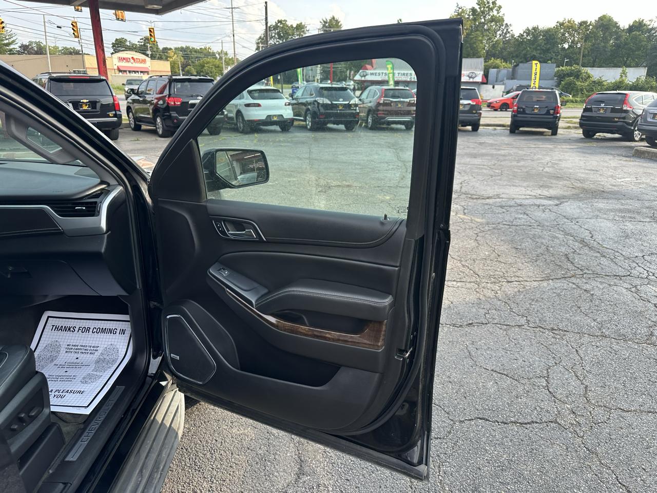 Chevrolet Suburban 4WD 4dr LT 2015