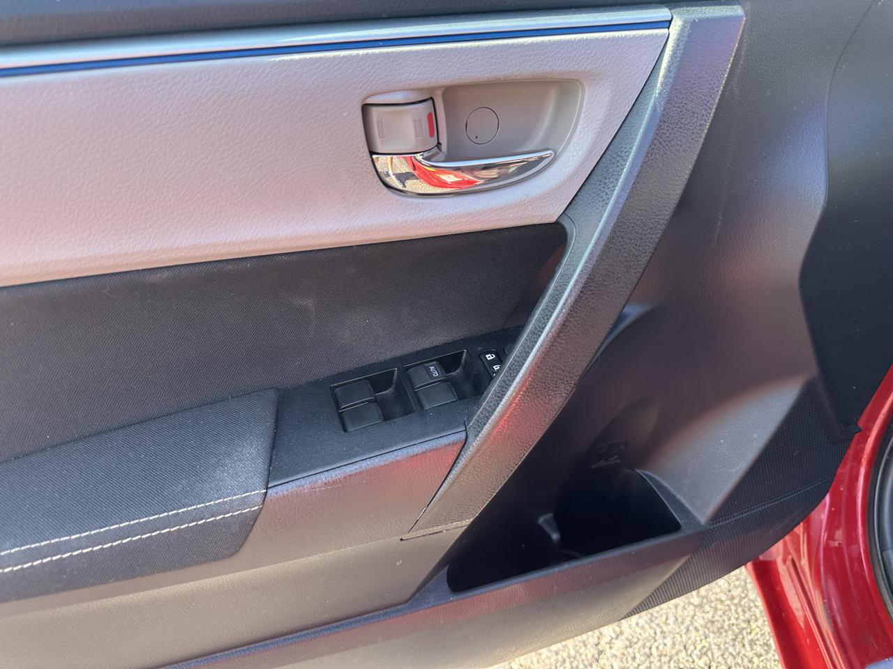 Toyota Corolla 4dr Sdn CVT LE Premium (Natl) 2015