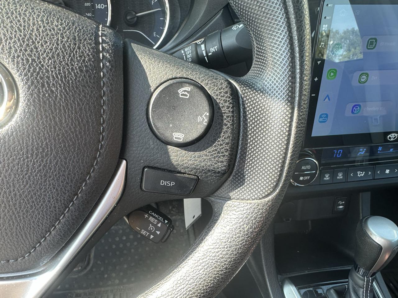 Toyota Corolla 4dr Sdn CVT LE Premium (Natl) 2015