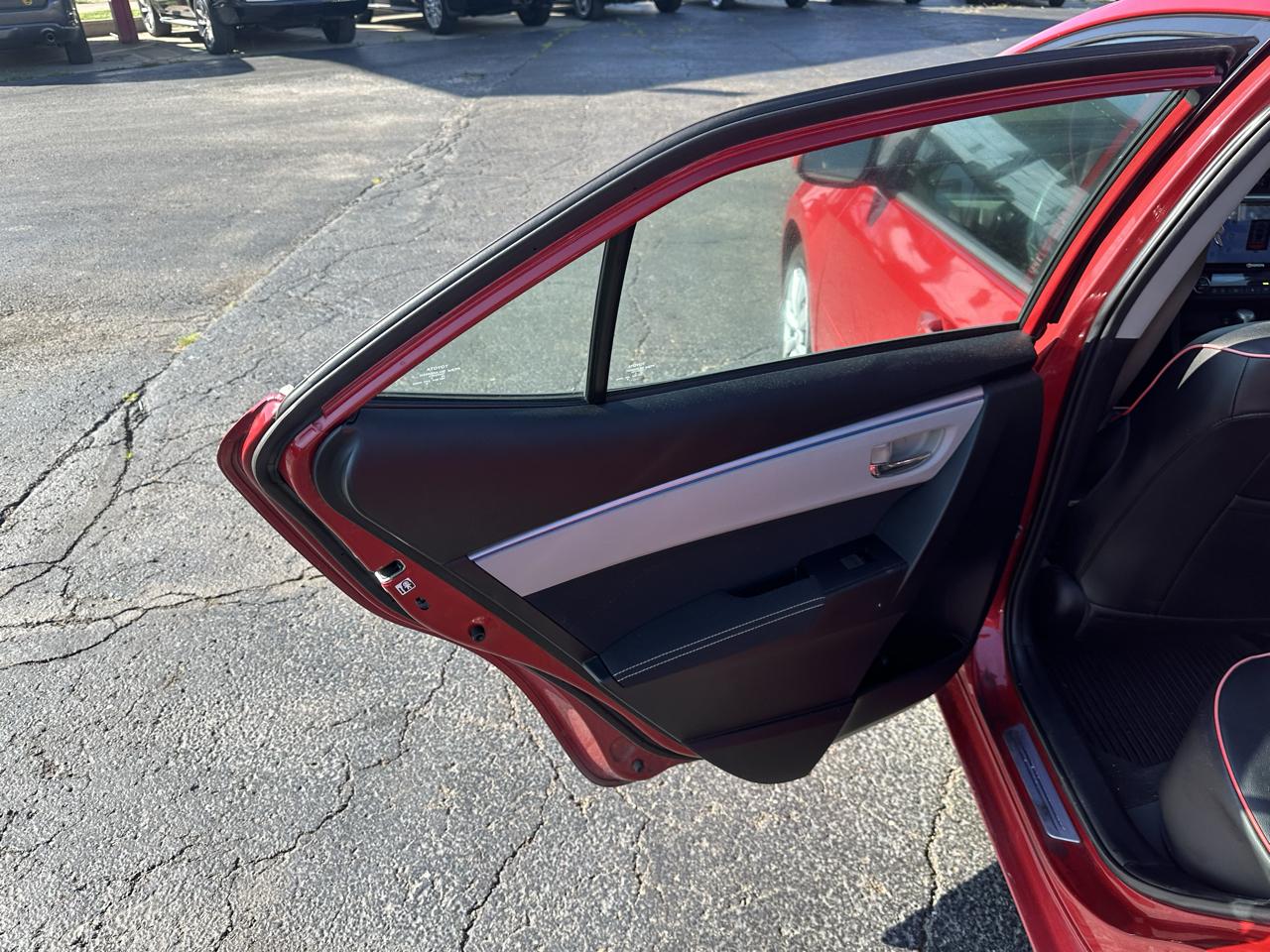 Toyota Corolla 4dr Sdn CVT LE Premium (Natl) 2015