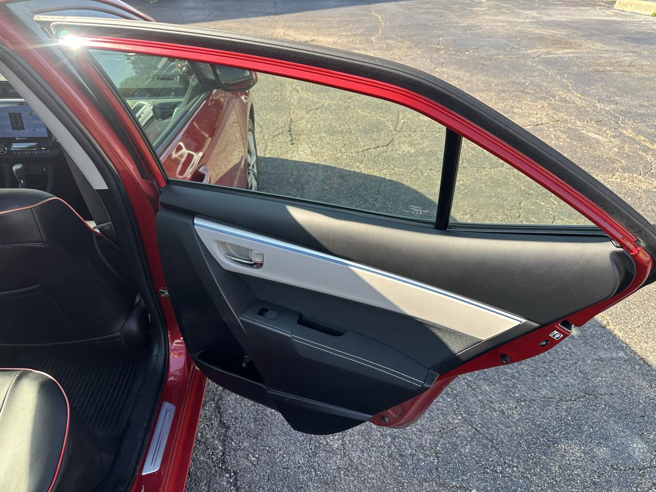 Toyota Corolla 4dr Sdn CVT LE Premium (Natl) 2015